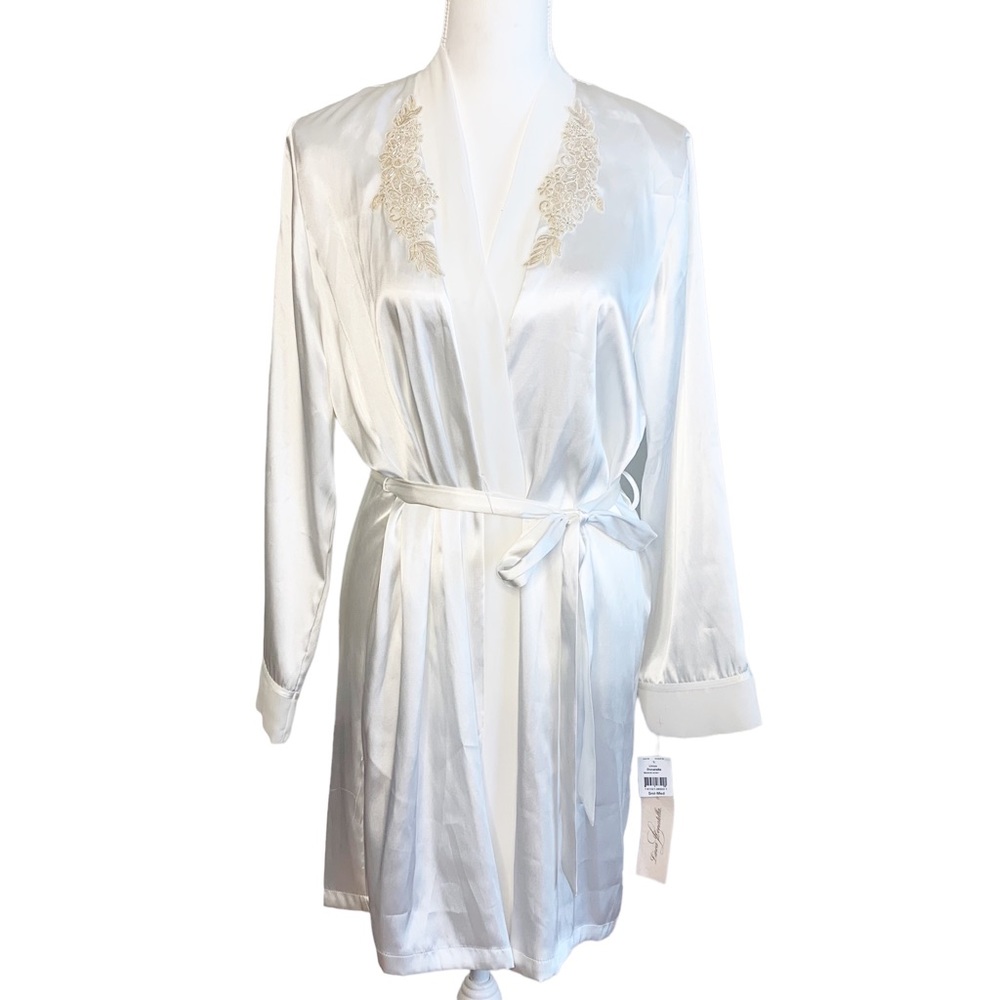 NWT Linea Donatello Satin Embellished Robe size S/M